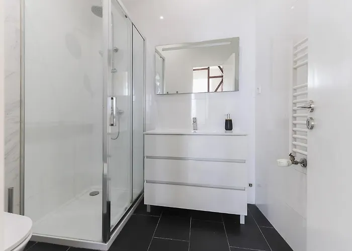 Bright Santa Catarina By Homing Lisboa